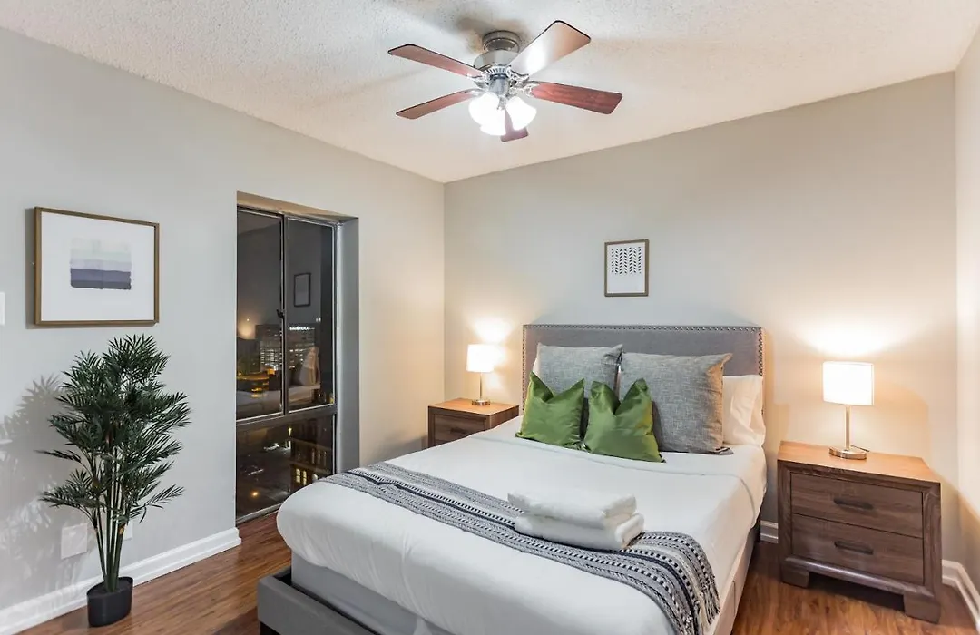 Value Downtown Memphis Apartment W Gourmet Kitchen-1