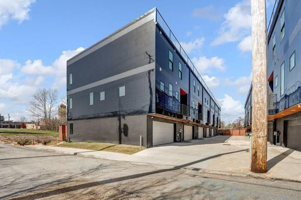 The Memphian - A Luxurious 4-Story Condo-1