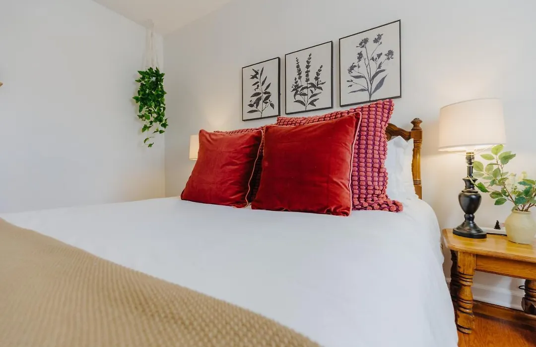 Centrally Located 2Br Overton Square Unit 2 Fast Wifi Free Parking Yes Pets-1