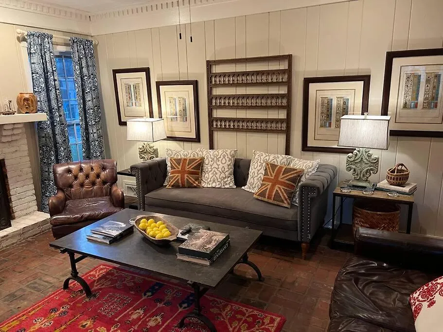 Elegant 6 Bedroom Home In Heart Of Memphis-1