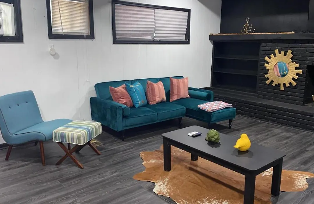 Urban Getaway - Studio Apartment-1