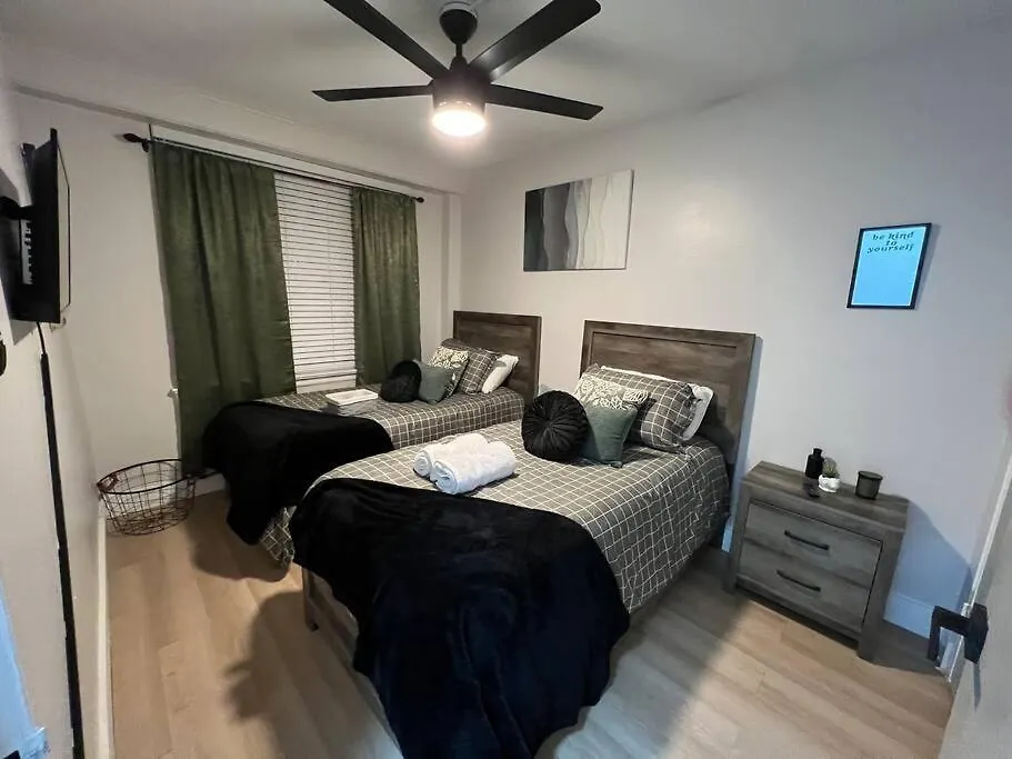Townhouse Retreat: 3 Miles From Beale St-1