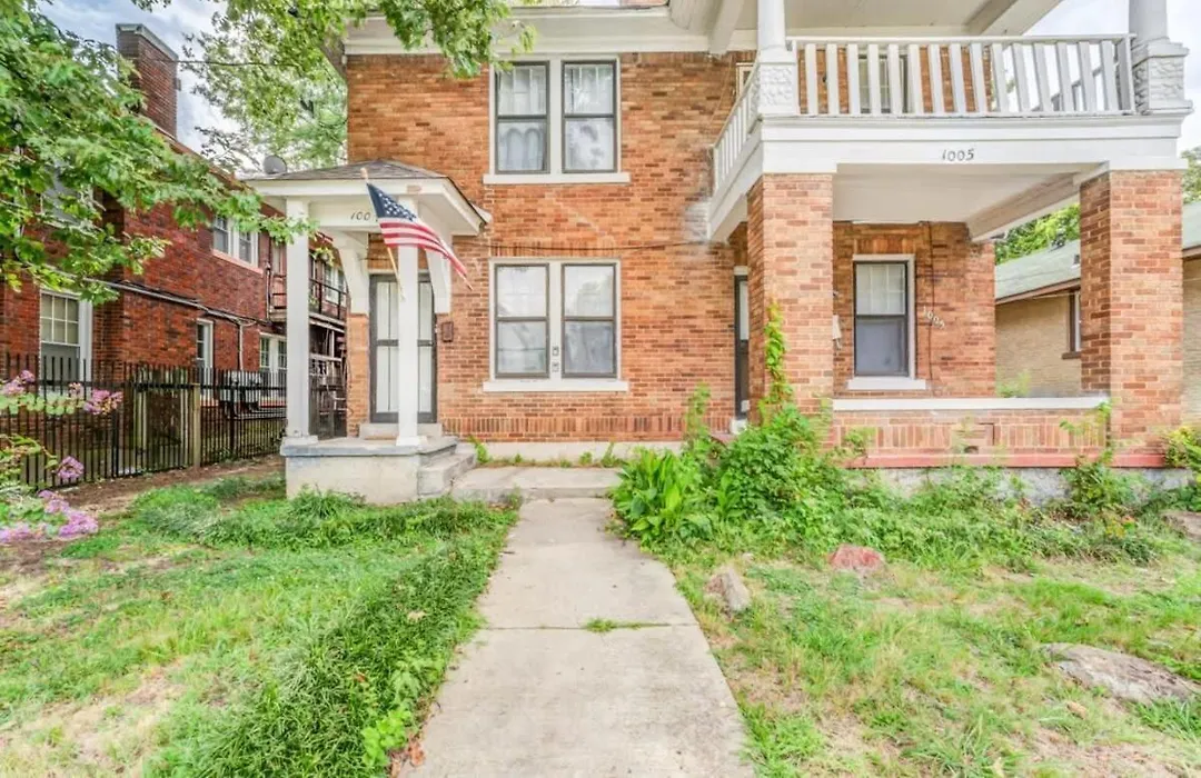 10 Min To U Of Memphis-Rozelle Retreat Left Unit-1