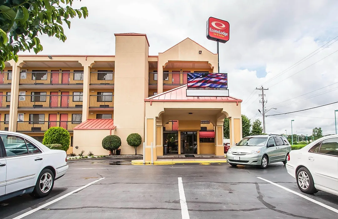 Econo Lodge Inn & Suites Memphis East-1