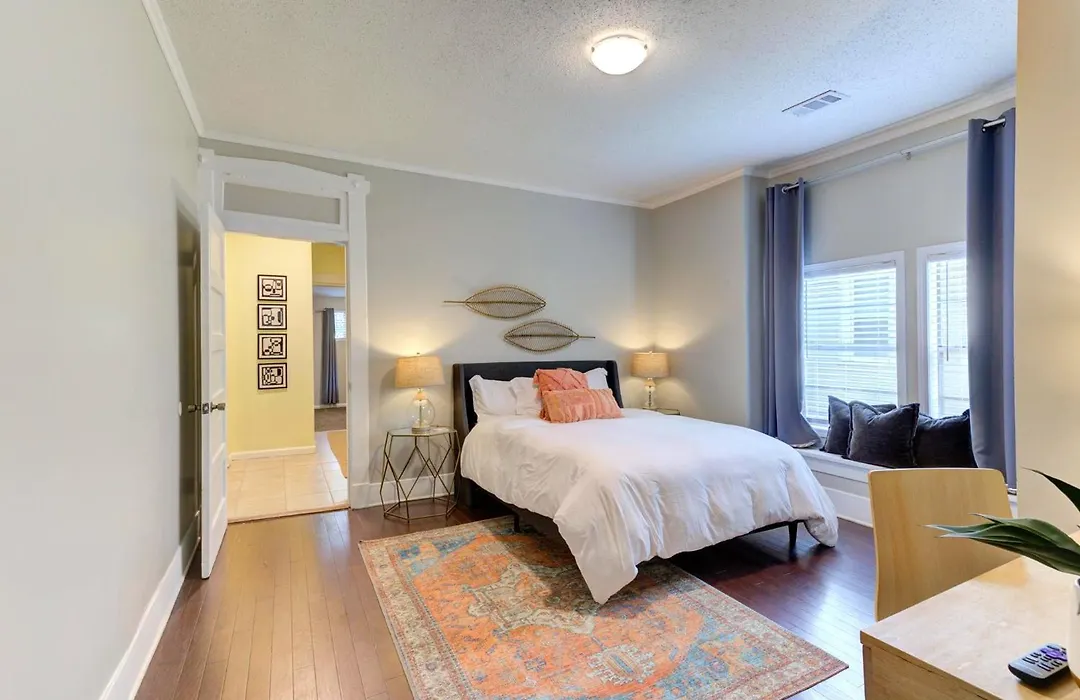 Spacious 3Br Midtown Home - Sleeps 7 - Walkable To Dining & Attractions - Easy Access To Downtown-1