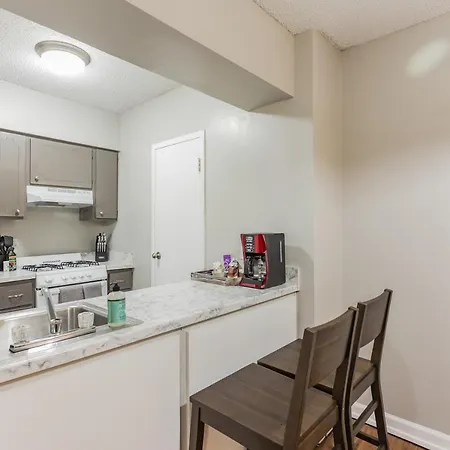 Value Downtown Memphis Apartment W Gourmet Kitchen-2