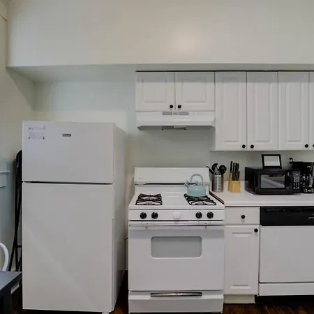 1900'S Historic Getaway - Prime Midtown Location!-3
