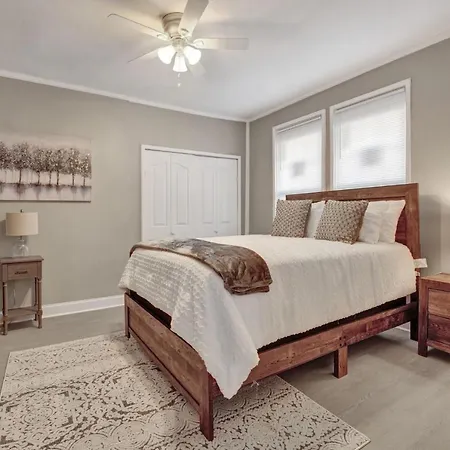Adorable 4Br House Located In Midtown Memphis-2