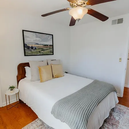 Centrally Located 2Br Overton Square Unit 2 Fast Wifi Free Parking Yes Pets-2