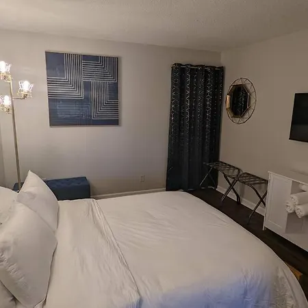Affordable Luxury Apartment - Free Parking-2