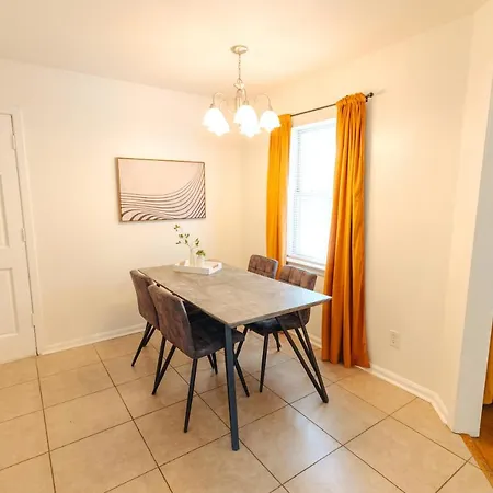 Centrally Located 2Br Overton Square Unit 1 Fast Wifi Free Parking Yes Pets-2