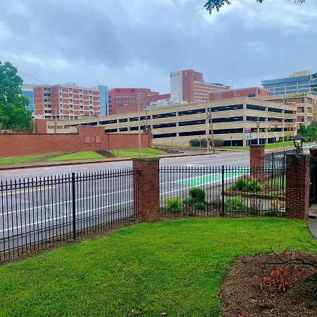 2Br Hideaway Just 2 Miles From Beale St And Overton Square!-2