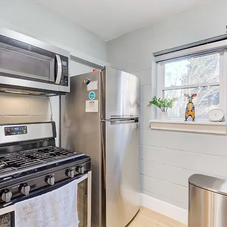 The Moose #7 - Instaworthy Studio With Amazing Views, Free Parking & Heated King Bed-2