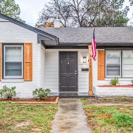 Goldieblocks- Close To Interstate 40-2
