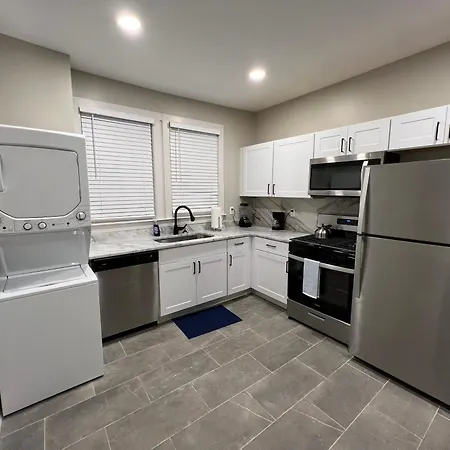 Midtown Hideaway: Just 3 Miles From Everything!-2
