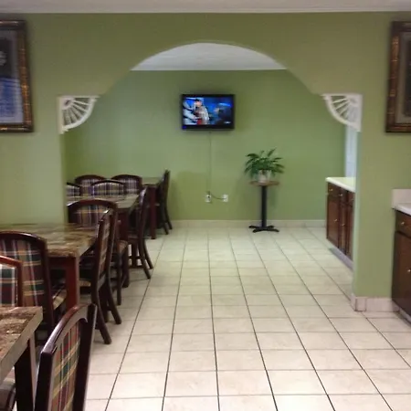Knights Inn Memphis Airport-3